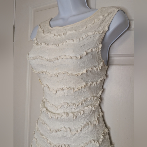 Carolina Herrera Cream Ruffle Knit Body Contouring Long Dress Size XS - Picture 2 of 9